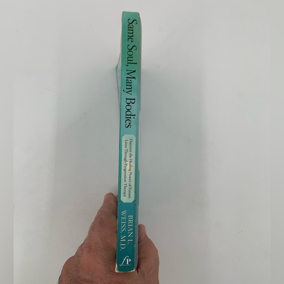 🌹New listing🌹GUC Same Soul, Many Bodies - Book by Brian L. Weiss, M.D. - Picture 2 of 3